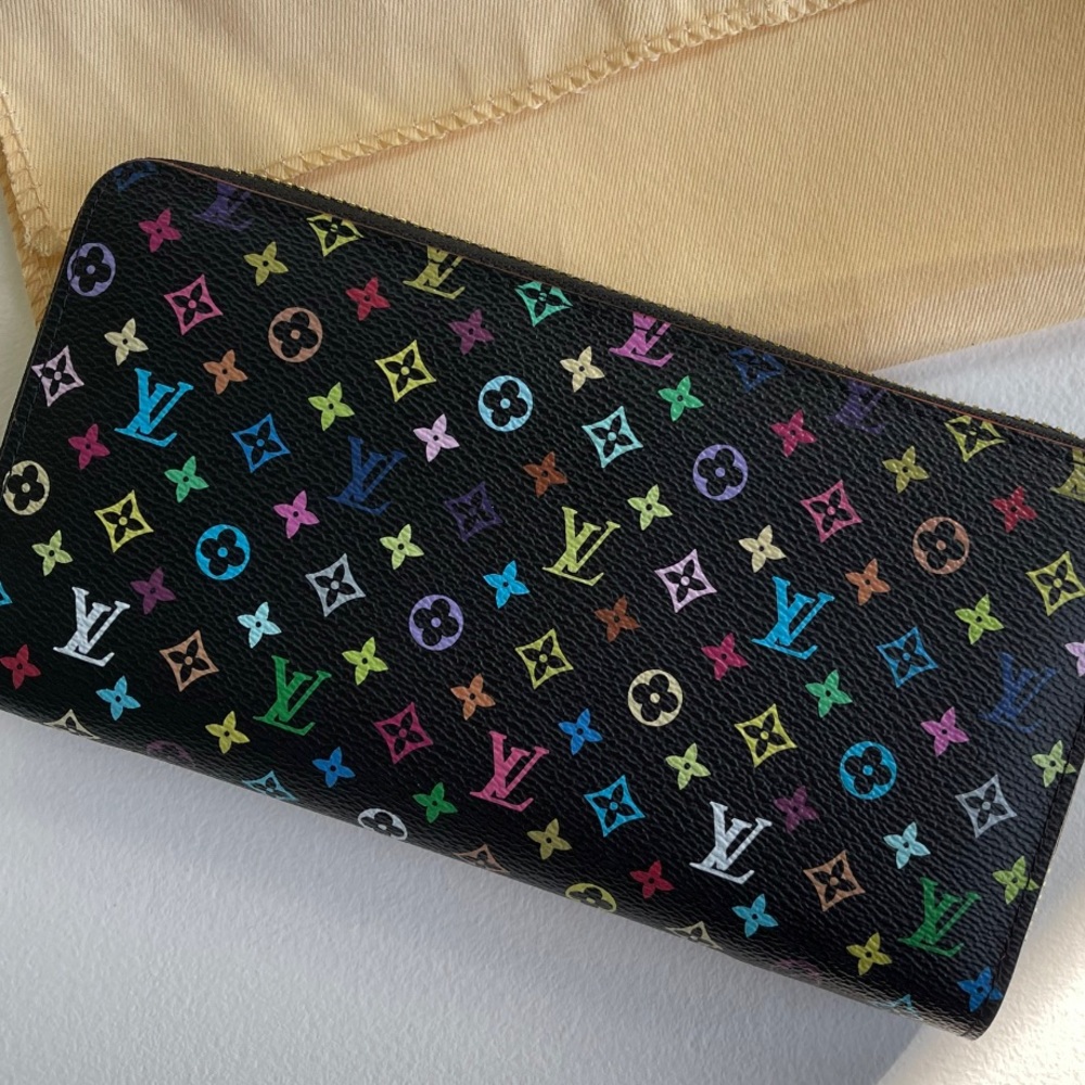Black Zipper Wallet
